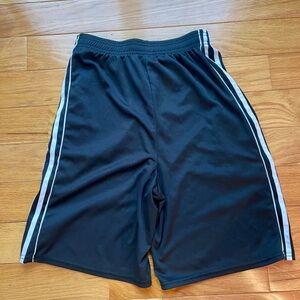 Loose fit, athletic shorts size small